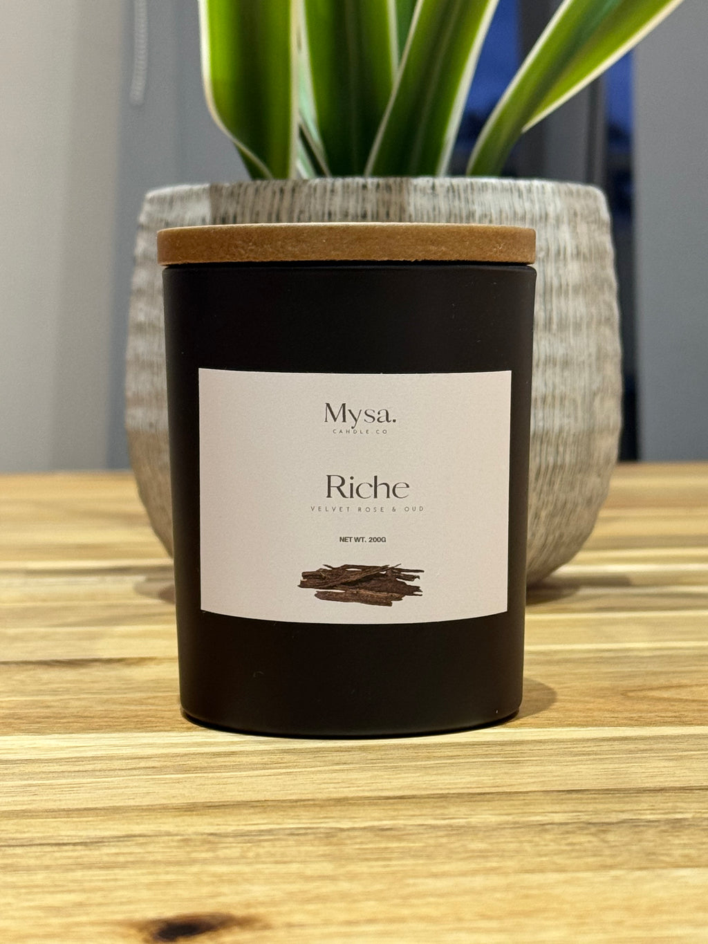 Riche- Velvet Rose & Oud Candle